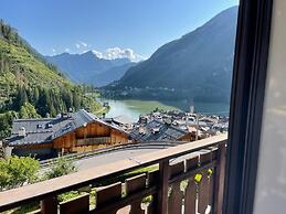SnowLake Suite & Apartments
