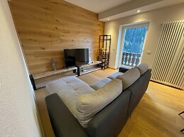 SnowLake Suite & Apartments