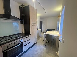 SnowLake Suite & Apartments