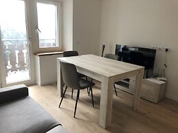 SnowLake Suite & Apartments