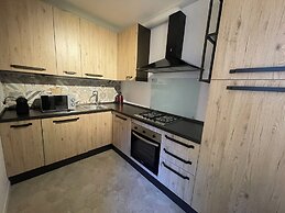 SnowLake Suite & Apartments