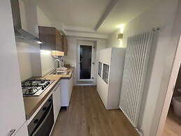 SnowLake Suite & Apartments