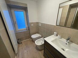 SnowLake Suite & Apartments