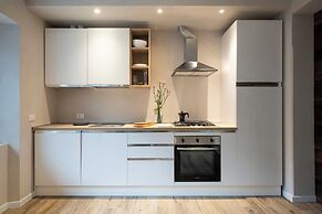 SnowLake Suite & Apartments