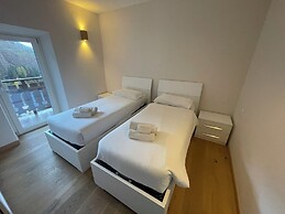 SnowLake Suite & Apartments
