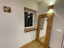 SnowLake Suite & Apartments