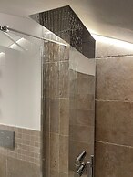 SnowLake Suite & Apartments