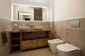 SnowLake Suite & Apartments