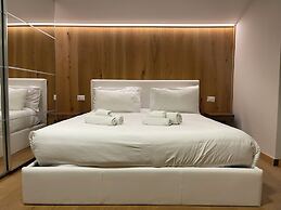 SnowLake Suite & Apartments