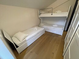 SnowLake Suite & Apartments