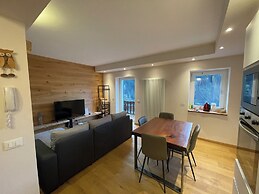SnowLake Suite & Apartments