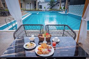 Majestic Lakefront Hotel & Suites