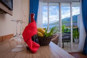 Majestic Lakefront Hotel & Suites