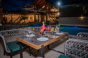 Majestic Lakefront Hotel & Suites