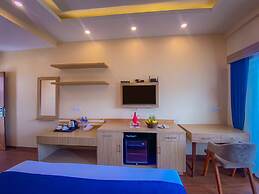 Majestic Lakefront Hotel & Suites