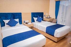 Majestic Lakefront Hotel & Suites