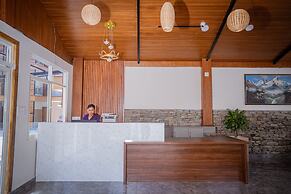 Majestic Lakefront Hotel & Suites