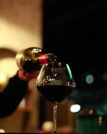 Majestic Lakefront Hotel & Suites