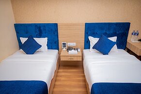 Majestic Lakefront Hotel & Suites