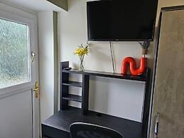 Skyline King Studio Room 201