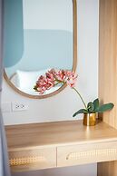 Crescendo Studio & Cafe