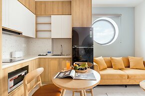 Crescendo Studio & Cafe