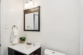 Cove Cottage - 3 Bedroom w/Private Pool. Sleeps 6. Quiet Community, Cl