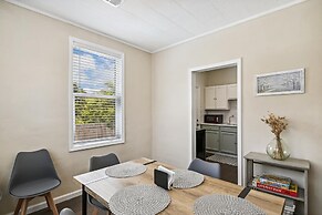 Cove Cottage - 3 Bedroom w/Private Pool. Sleeps 6. Quiet Community, Cl