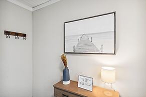 Cove Cottage - 3 Bedroom w/Private Pool. Sleeps 6. Quiet Community, Cl