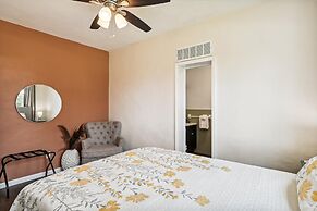 Cove Cottage - 3 Bedroom w/Private Pool. Sleeps 6. Quiet Community, Cl
