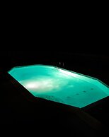 Cove Cottage - 3 Bedroom w/Private Pool. Sleeps 6. Quiet Community, Cl