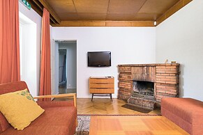 Gustav Ernesaks House