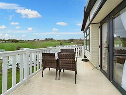 Pottsville Cabin - Short Walk to Praa Sands Beach