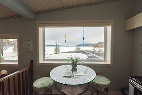 Inn On The Lake
