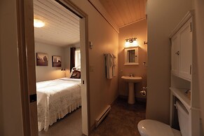 Inn On The Lake