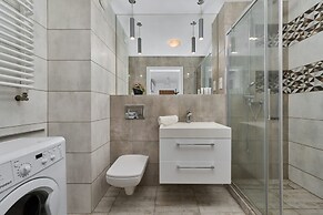 Apartment Dmowskiego by Renters