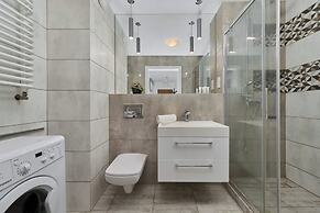 Apartment Dmowskiego by Renters