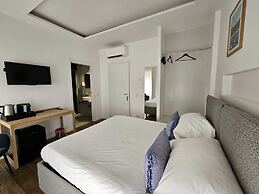 Riviera Suites