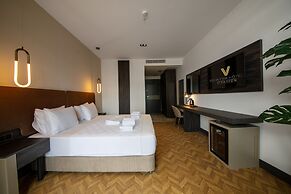 V Center Hotel