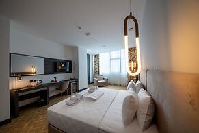 V Center Hotel