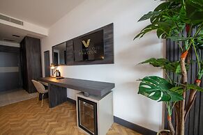 V Center Hotel