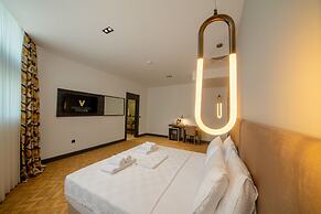 V Center Hotel