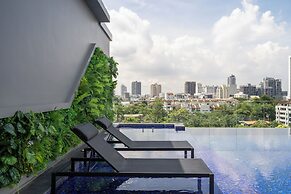 Destiny63 Ekamai Apartment