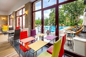 Hotel Vécsecity Wellness and Conference