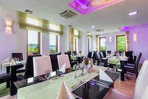Hotel Vécsecity Wellness and Conference