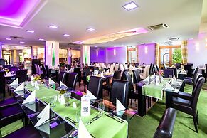 Hotel Vécsecity Wellness and Conference