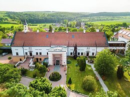 Hotel Vécsecity Wellness and Conference