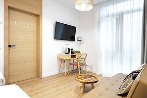Vallecas Suites by Olala Homes