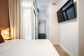 Vallecas Suites by Olala Homes