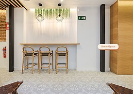 Vallecas Suites by Olala Homes